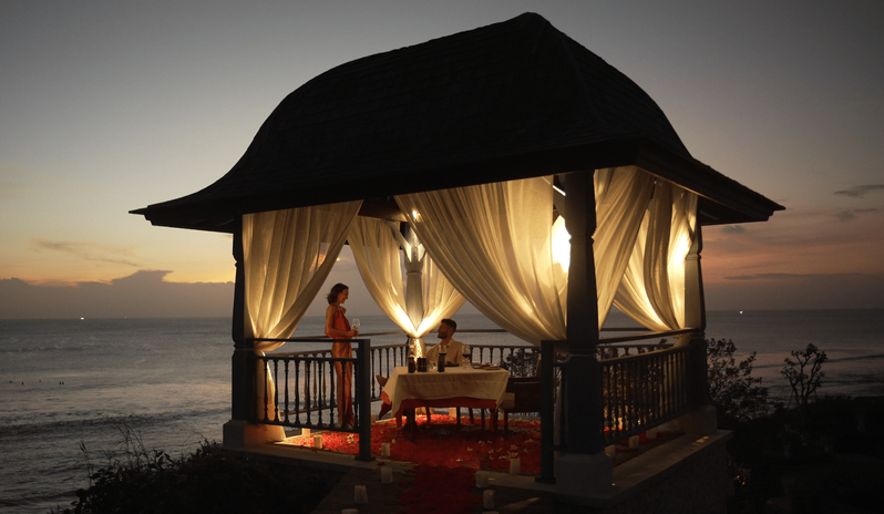 Jumeirah Bali - Romantic Dining at Jumeirah Bali Mantra Pavilion